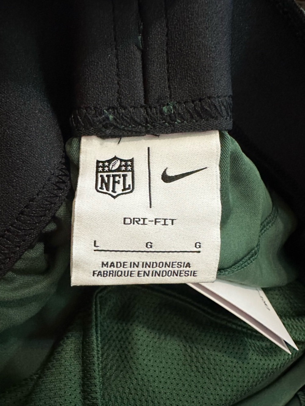 Nike Green Green Bay Packers Woven Victory Performance Shorts - Picture 6 of 9